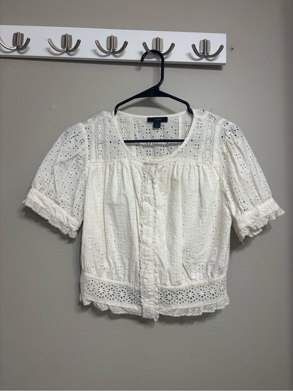 J. Crew Button-front eyelet cropped short Sleeve Blouse. Women’s small